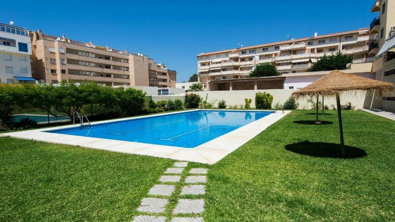 Appartamento Ático Olimpo con Piscina Torre Del Mar Esterno foto